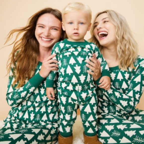 Hanna Andersson Adult Green Christmas Tree Pajamas Set, Size Medium - Picture 2 of 4